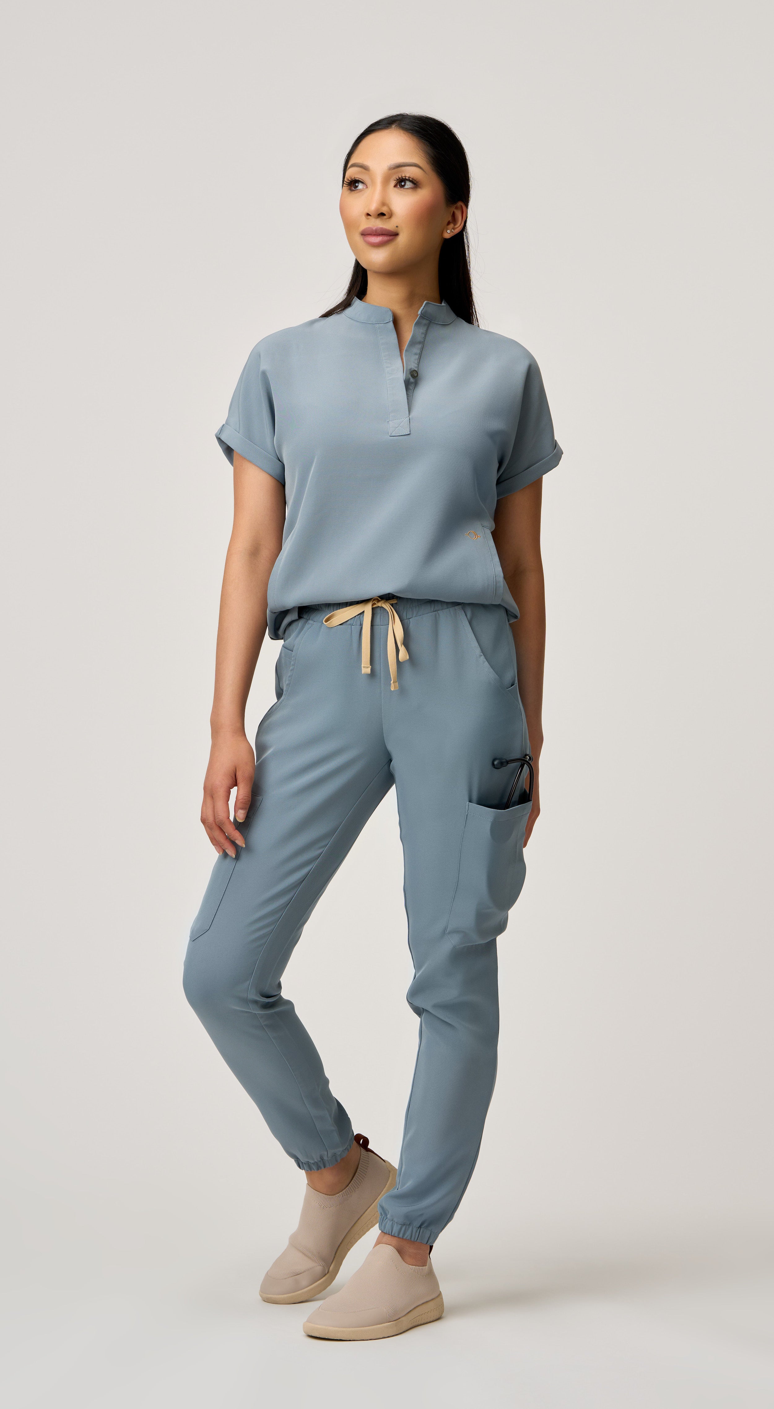 Nova 6-Pocket Scrub Jogger