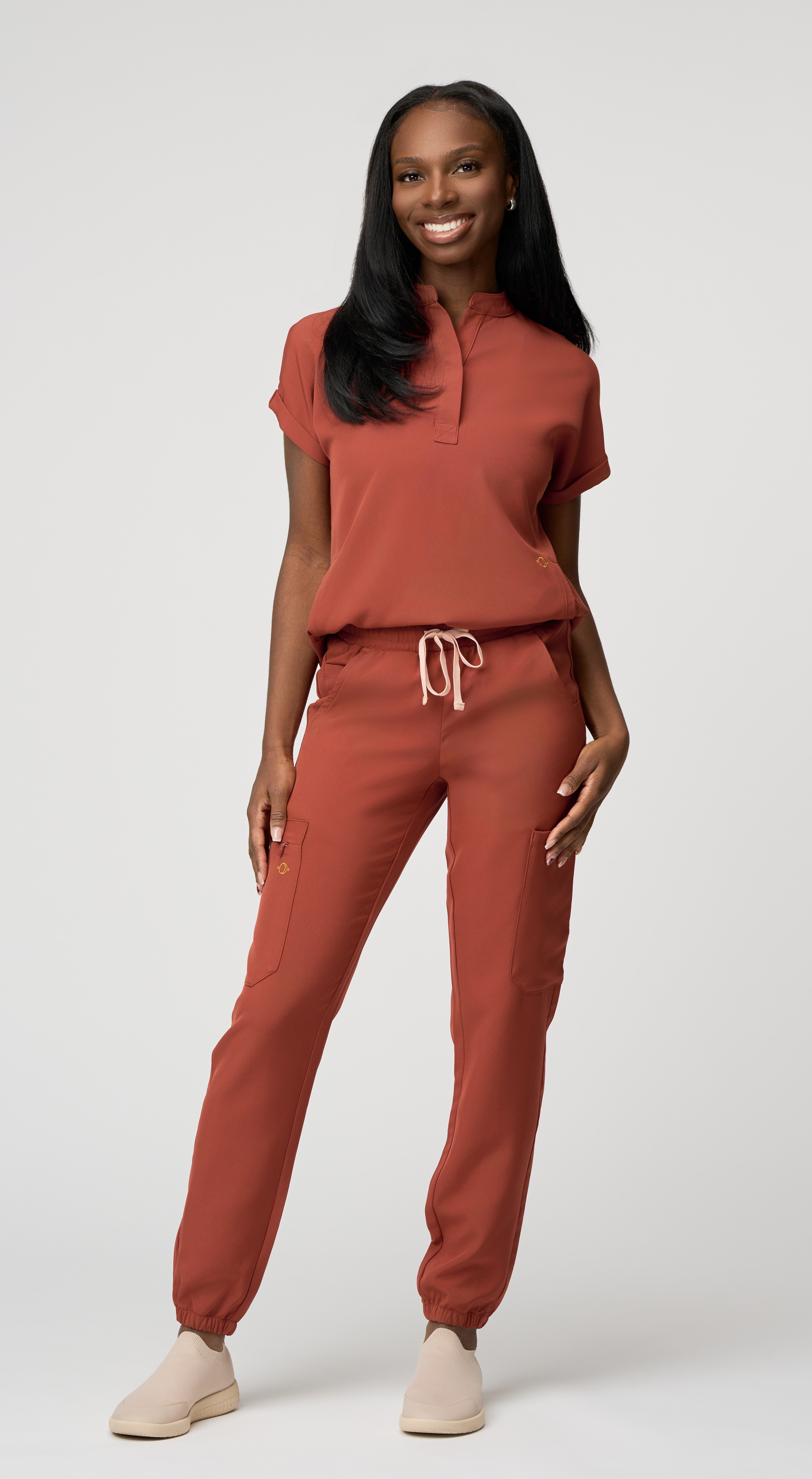 Nova 6-Pocket Scrub Jogger