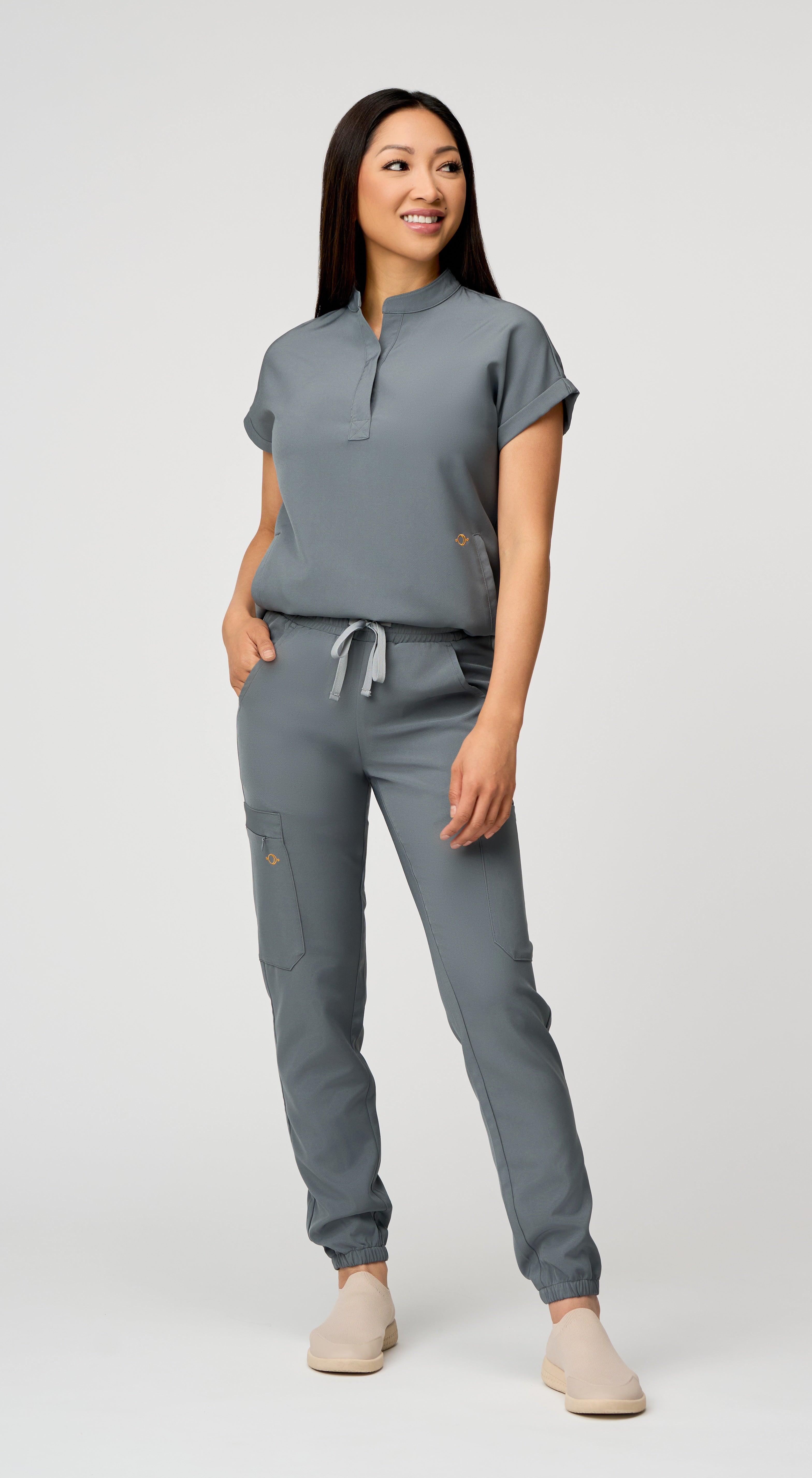 Nova 6-Pocket Scrub Jogger