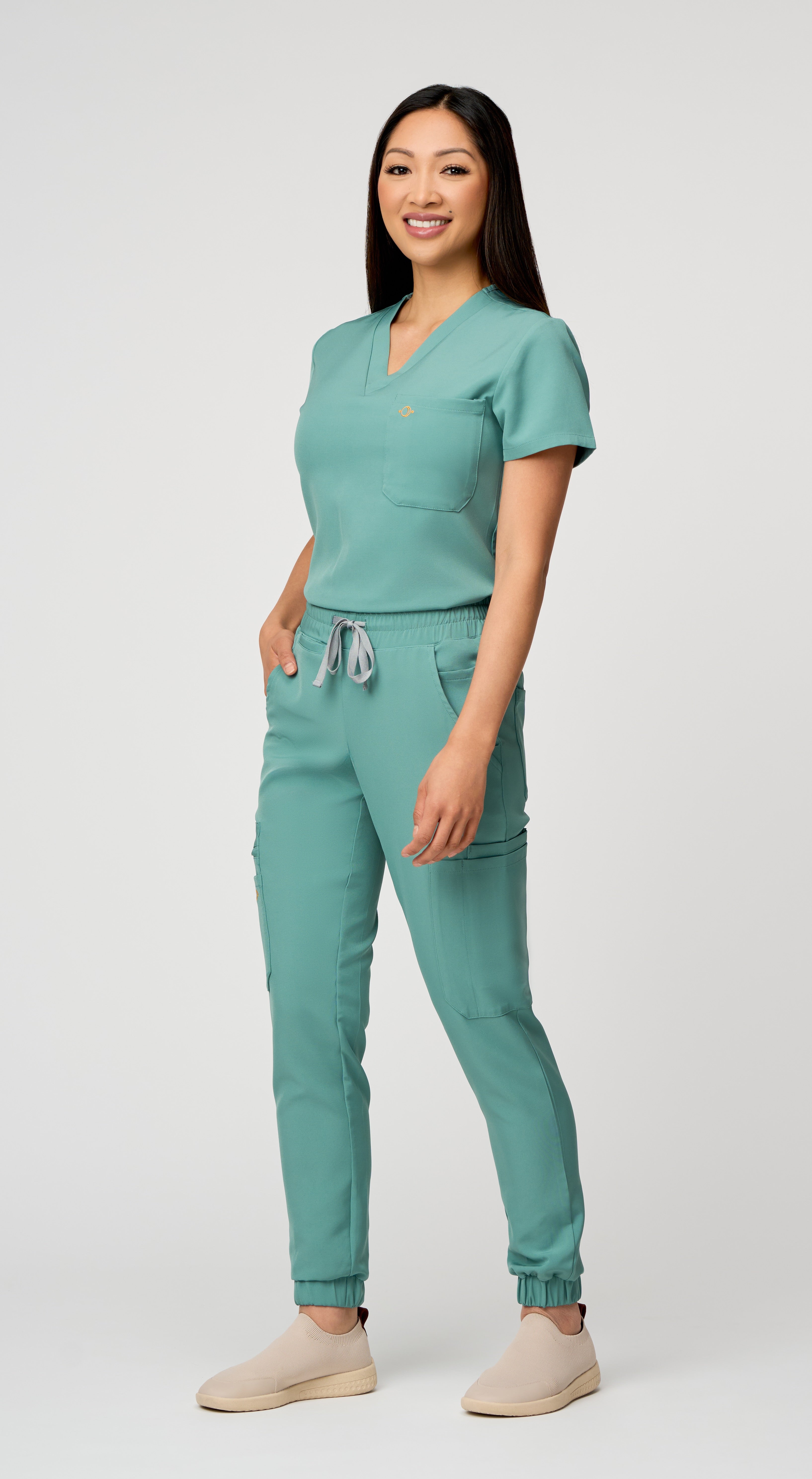 Astra 11-Pocket Scrub Jogger