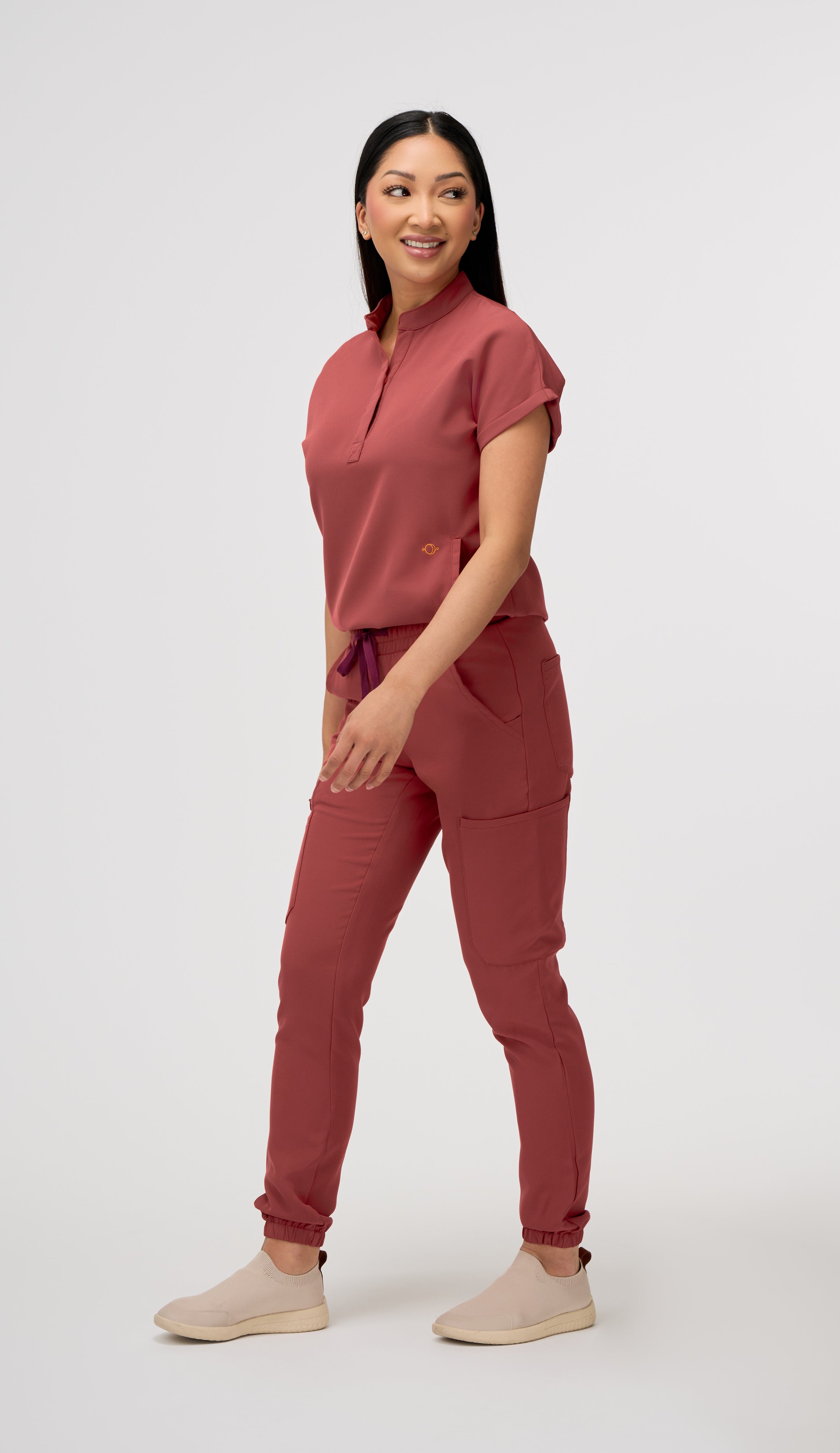 Nova 6-Pocket Scrub Jogger