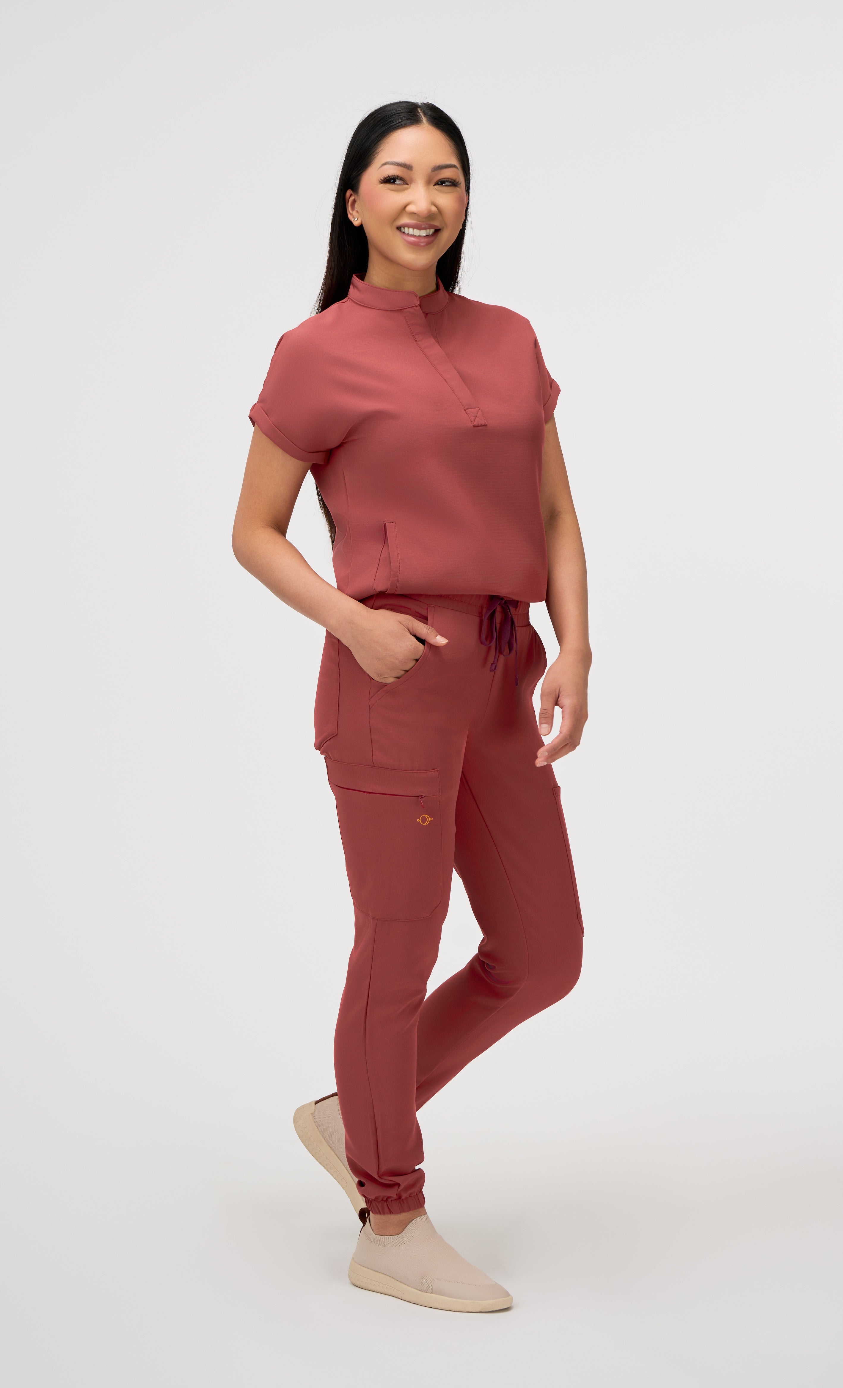 Nova 6-Pocket Scrub Jogger