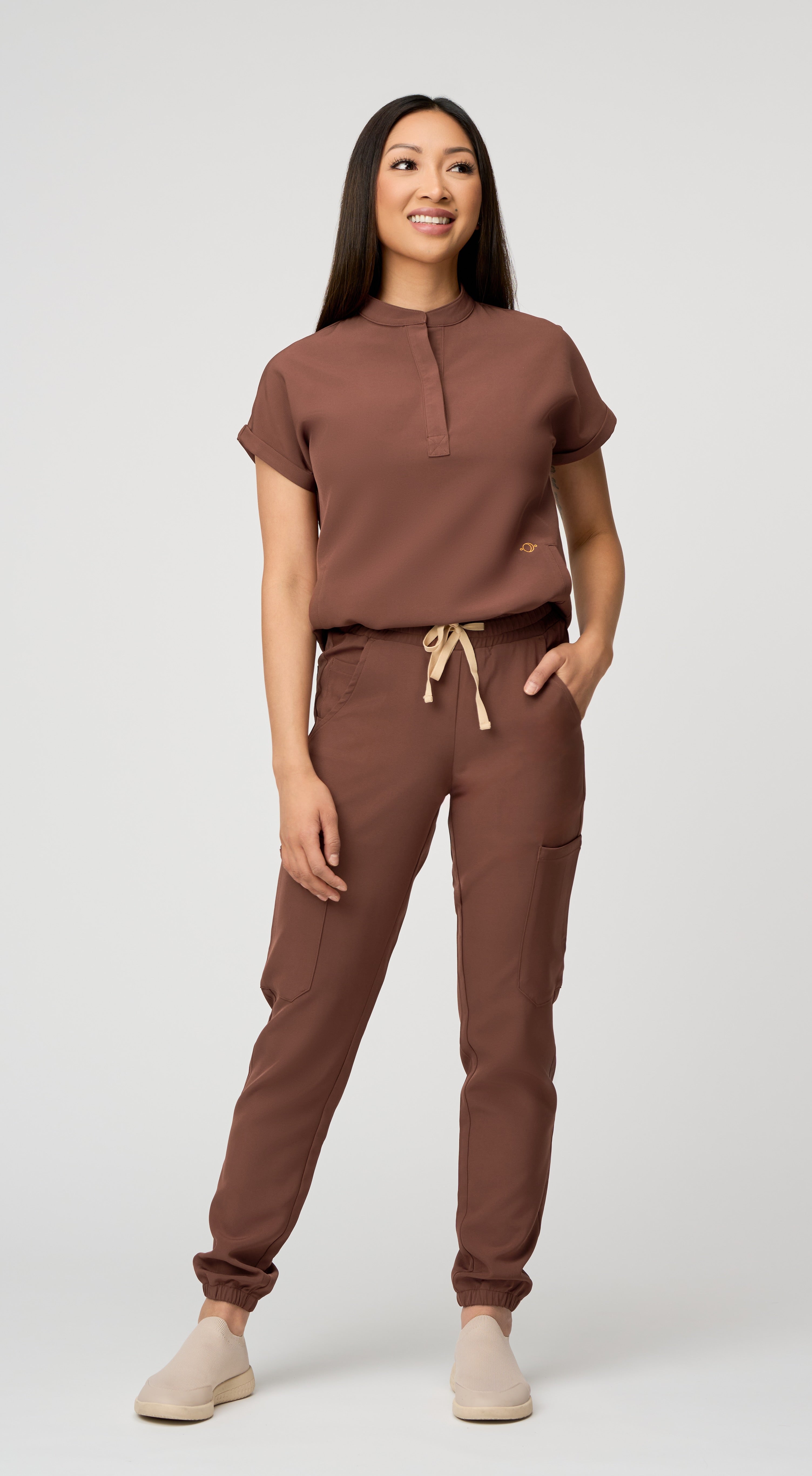 Nova 6-Pocket Scrub Jogger